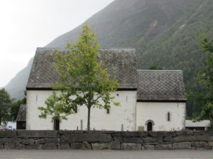 Kinsarvik, Steinkirke