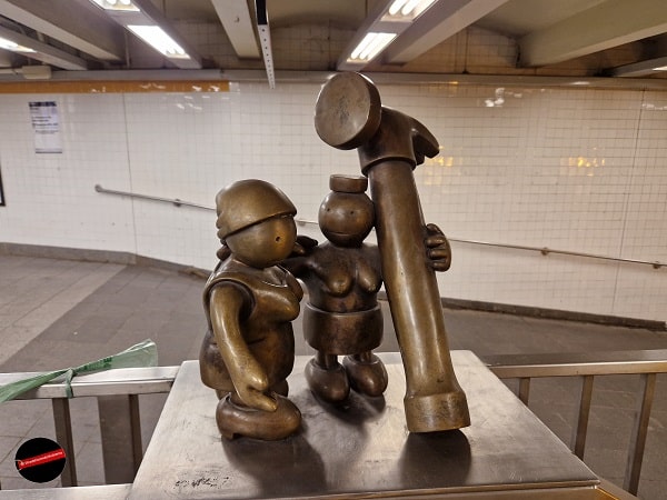 New York – Metro 14th Street/8th Ave Life Underground